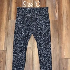 Lululemon Wunder Unders- Size 10